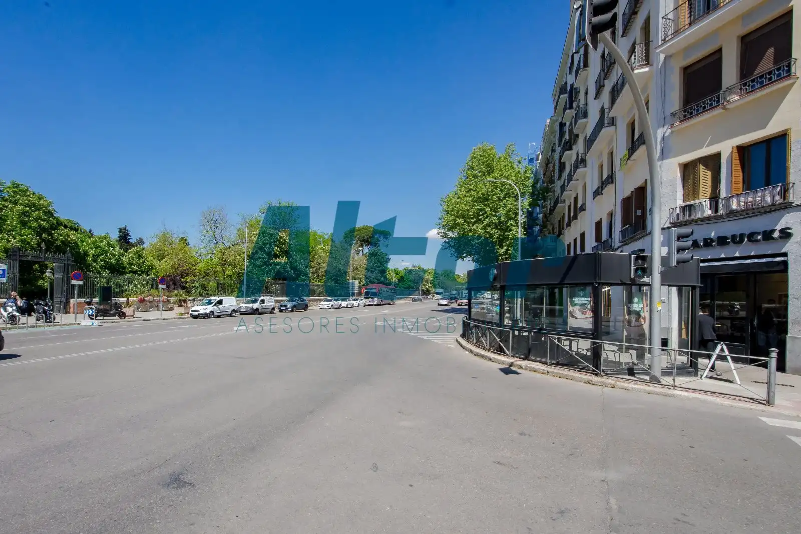 Exterior view of Commercial properties for sale in Madrid  with Air Conditioner