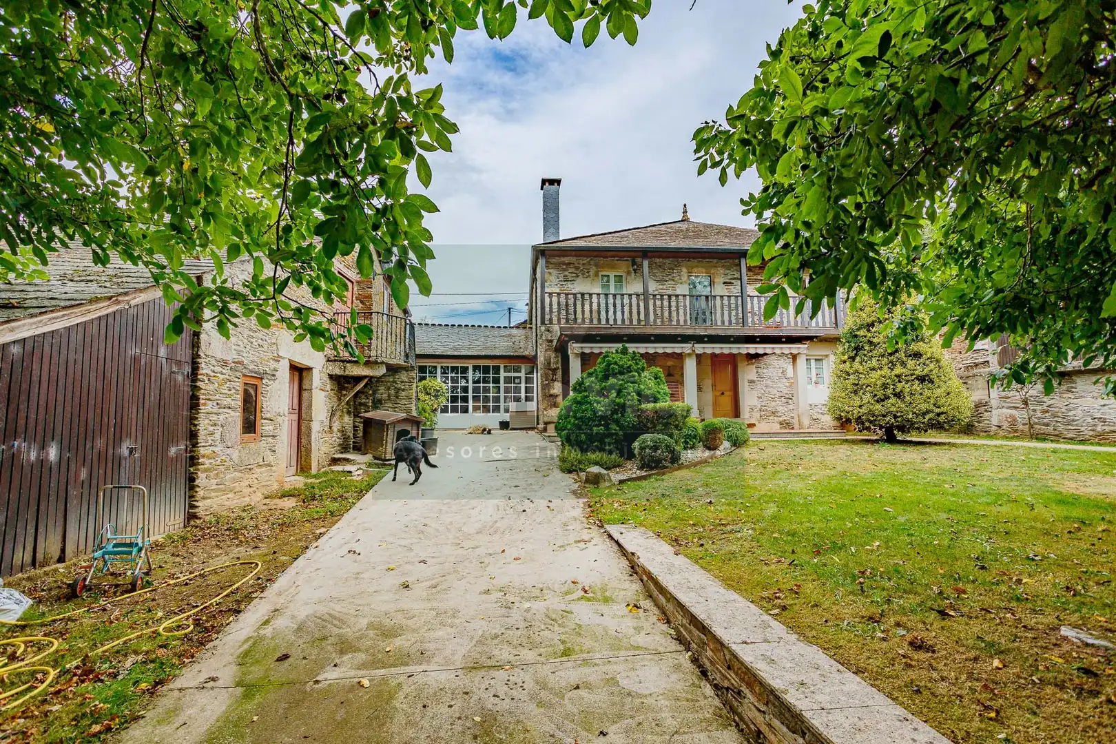 Vista exterior de Finca rústica en venda en Lugo amb Jardí privat, Parquet i Terrassa