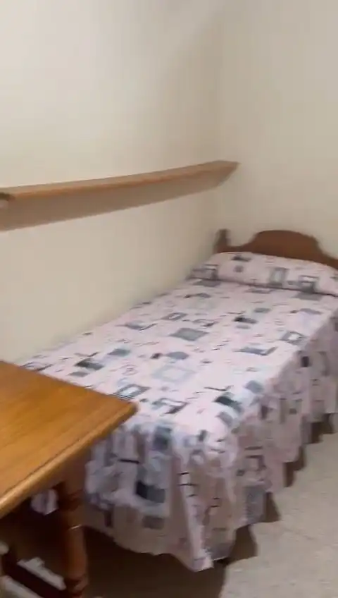 Bedroom of Flat for rent in Granada  with Heating, Furnished and Washing machine