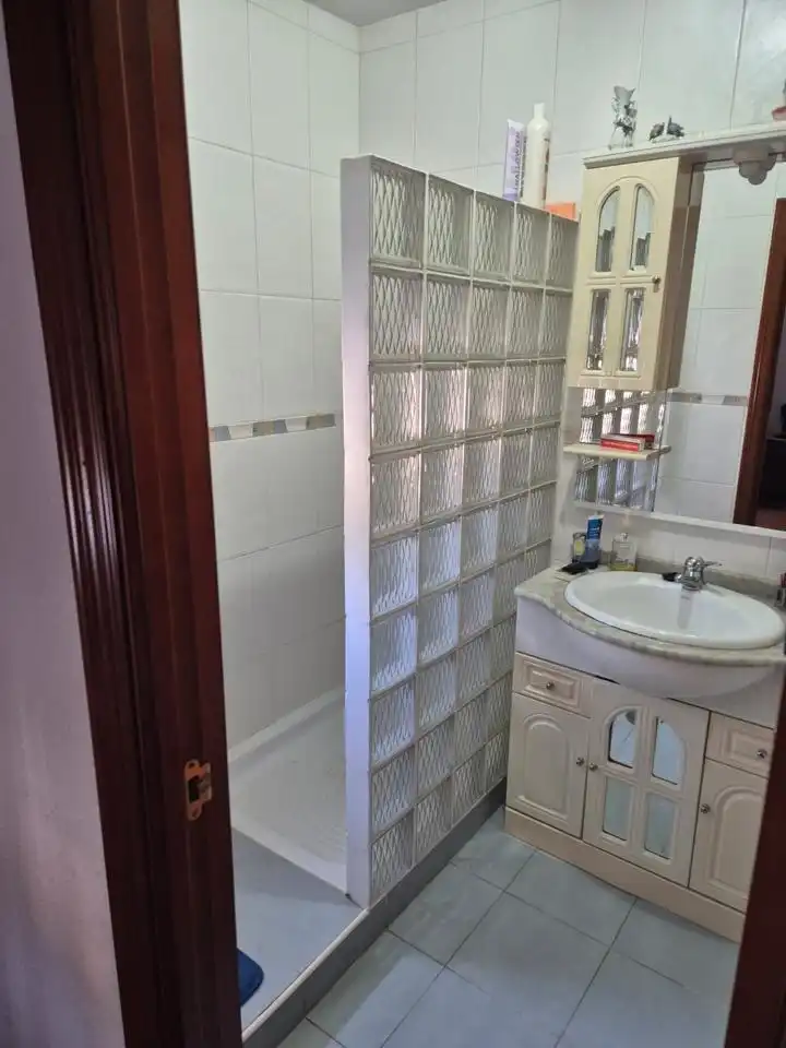 Baño de Casa o chalet en venta en Palomares del Río con Aire acondicionado, Jardín privado y Terraza