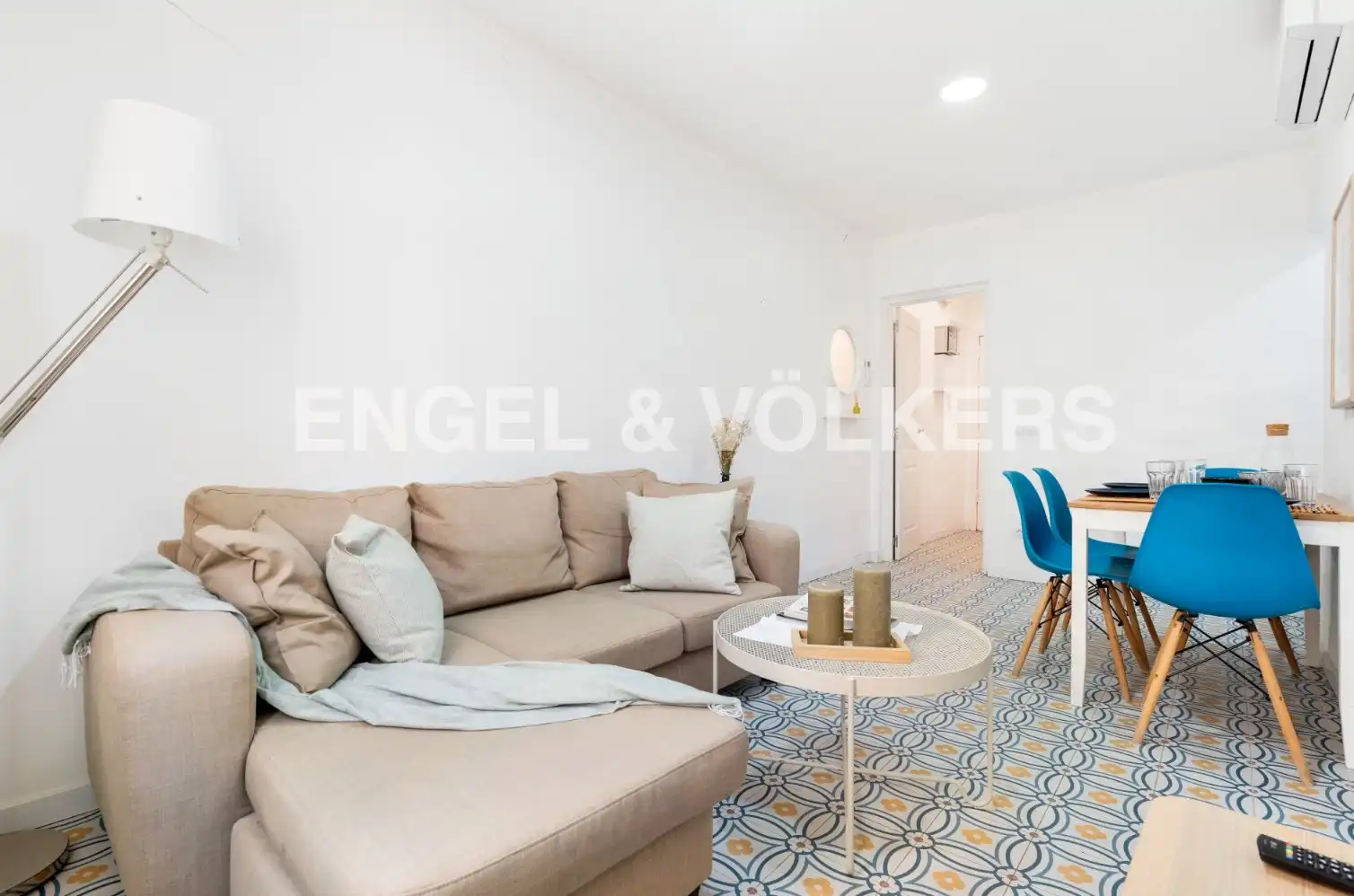 Sala d'estar de Pis de lloguer en Barcelona amb Aire condicionat, Calefacció i Parquet