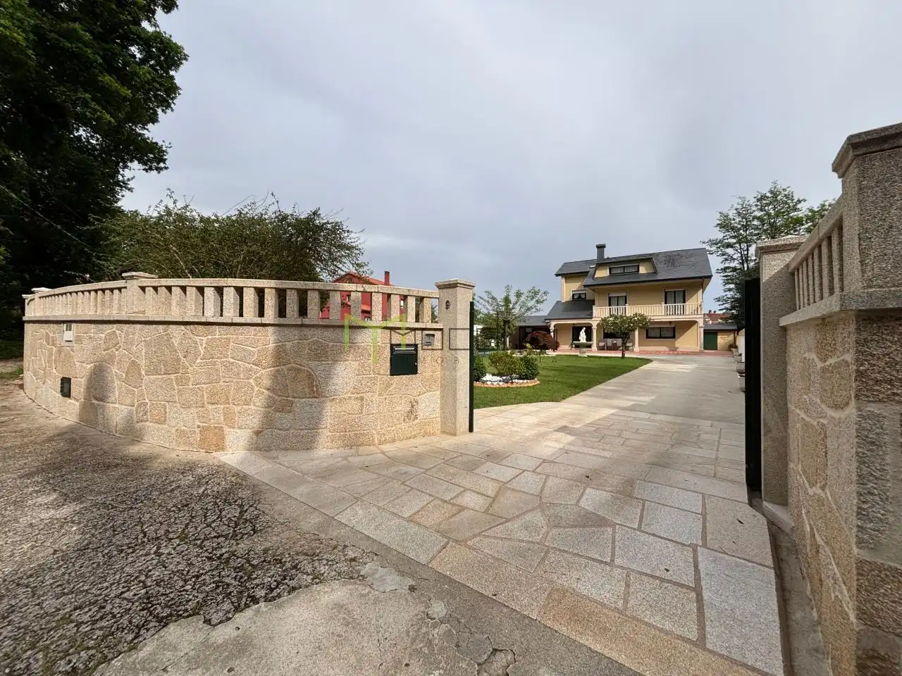 Vista exterior de Casa o chalet en venta en Ames con Calefacción, Jardín privado y Parquet