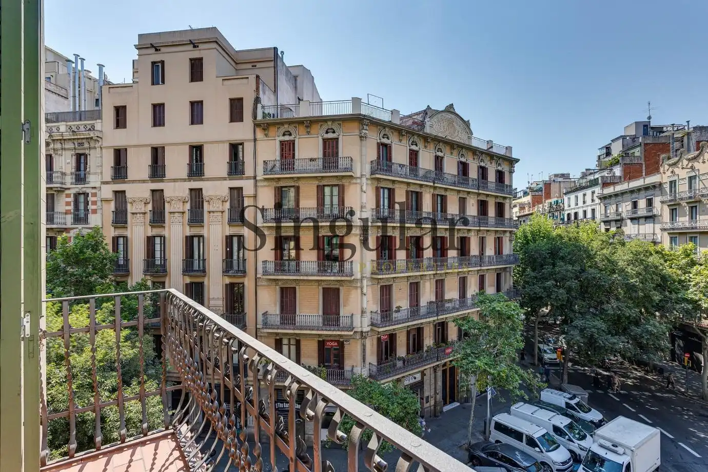 Vista exterior de Piso en venta en Barcelona con Calefacción y Balcón