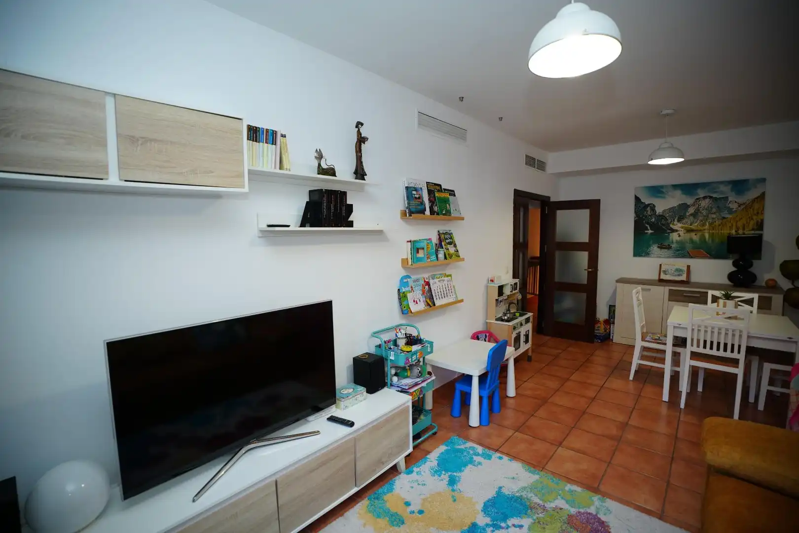 Sala d'estar de Casa o xalet en venda en Alcalá de Guadaira amb Aire condicionat i Terrassa