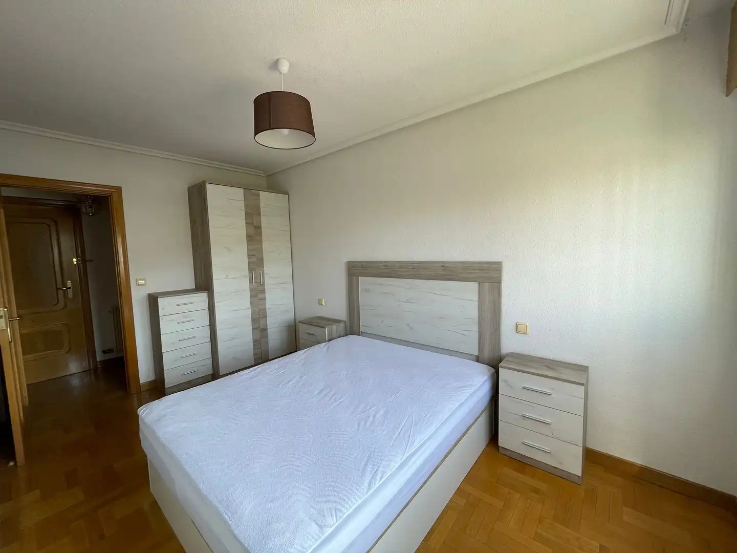 Wohnung zur Miete in Calle Victoria Balfe, Illera