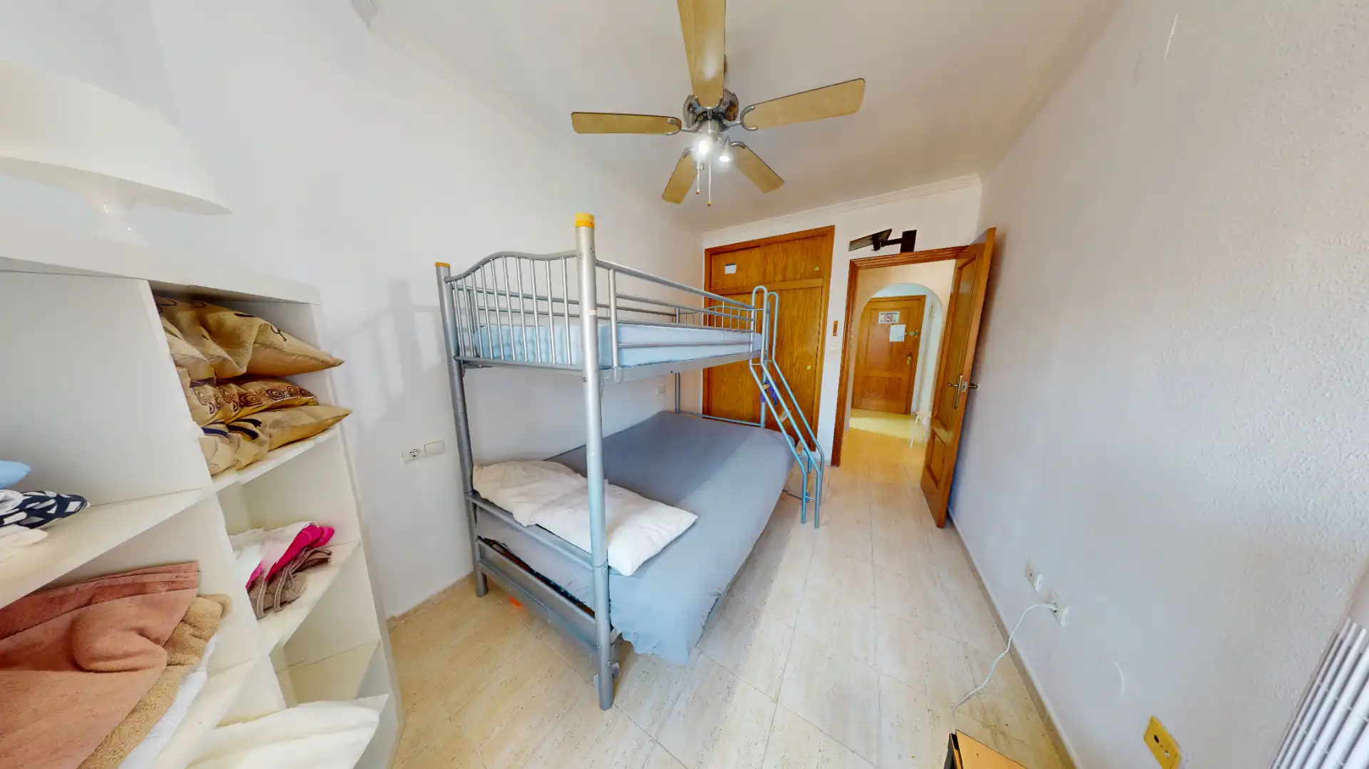 Habitación de Ático en venta en Torrevieja con Aire acondicionado, Calefacción y Terraza