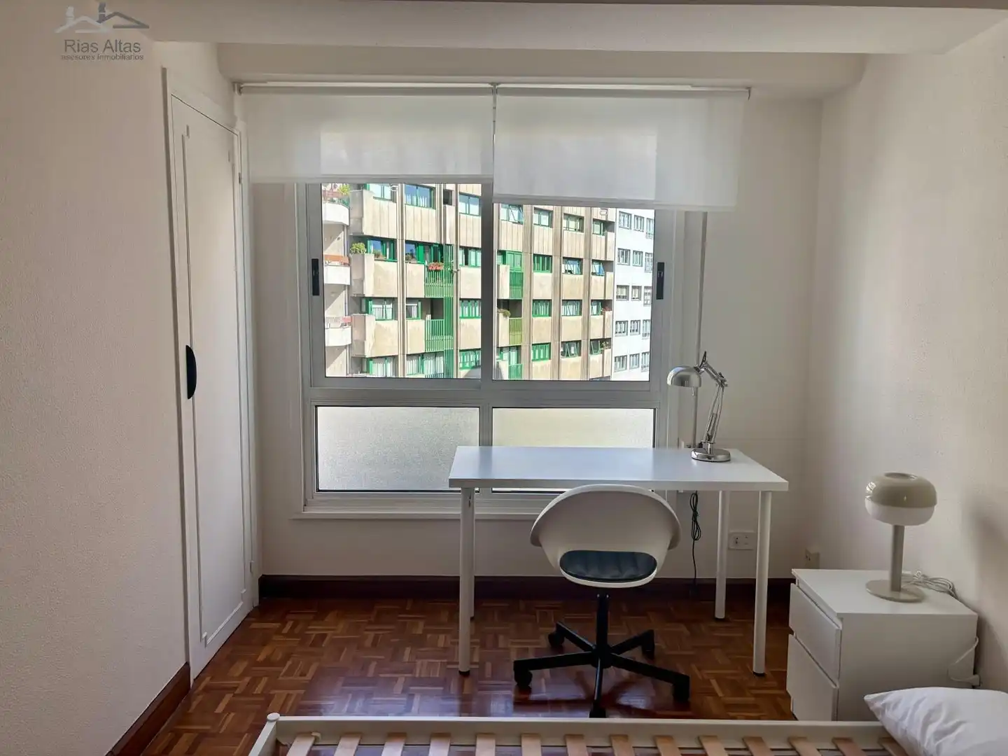 Schlafzimmer von Wohnung zur Miete in A Coruña Capital  mit Heizung und Möbliert