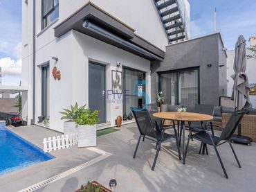 Casa con balcone in vendita a Orihuela Costa