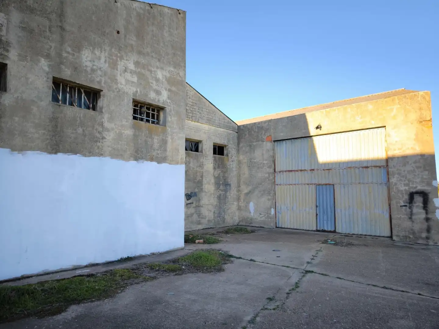 Nau industrial en venda a Trobajo del Camino