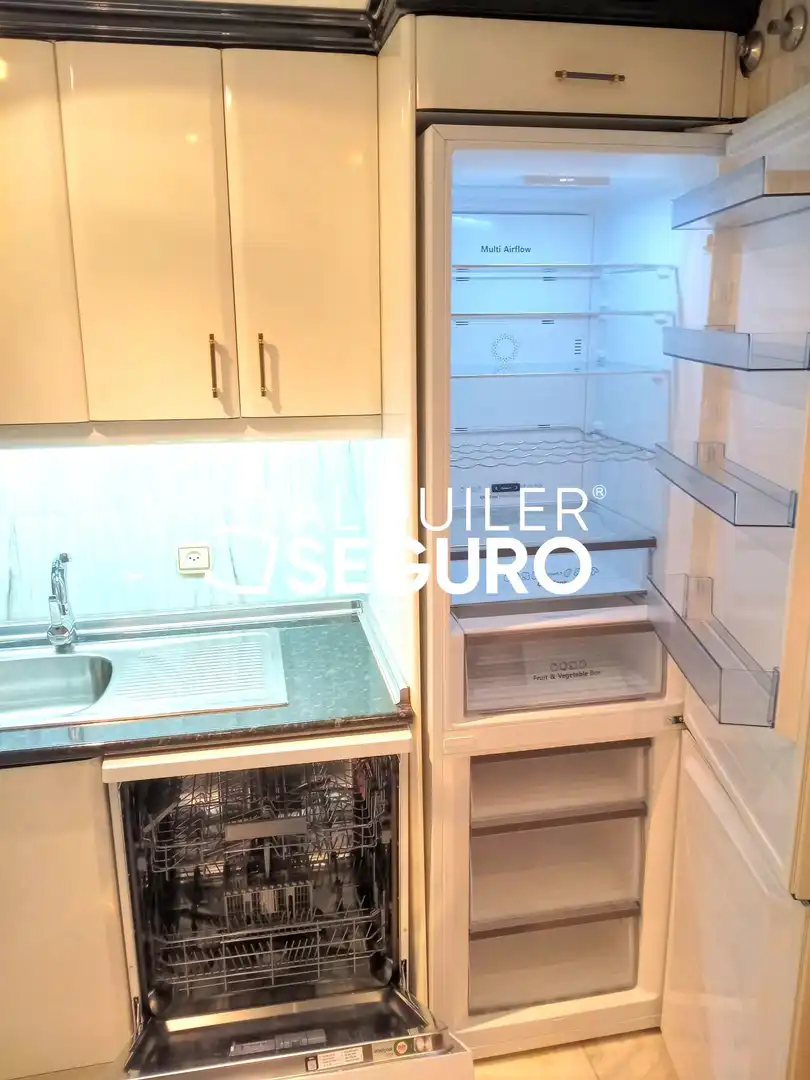 Kitchen of Flat for rent in Valladolid  with Air Conditioner and Heating