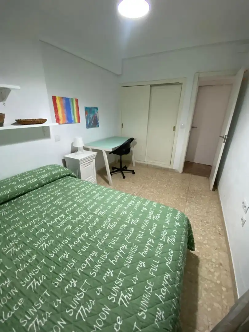 Habitación de Piso de alquiler en Sevilla con Aire acondicionado, Calefacción y Amueblado