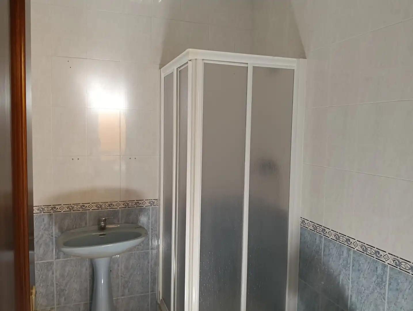 Badezimmer von Wohnung zum Verkauf in Villaverde del Río mit Terrasse und Balkon