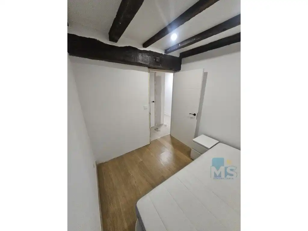 Bedroom of Flat for sale in Errenteria