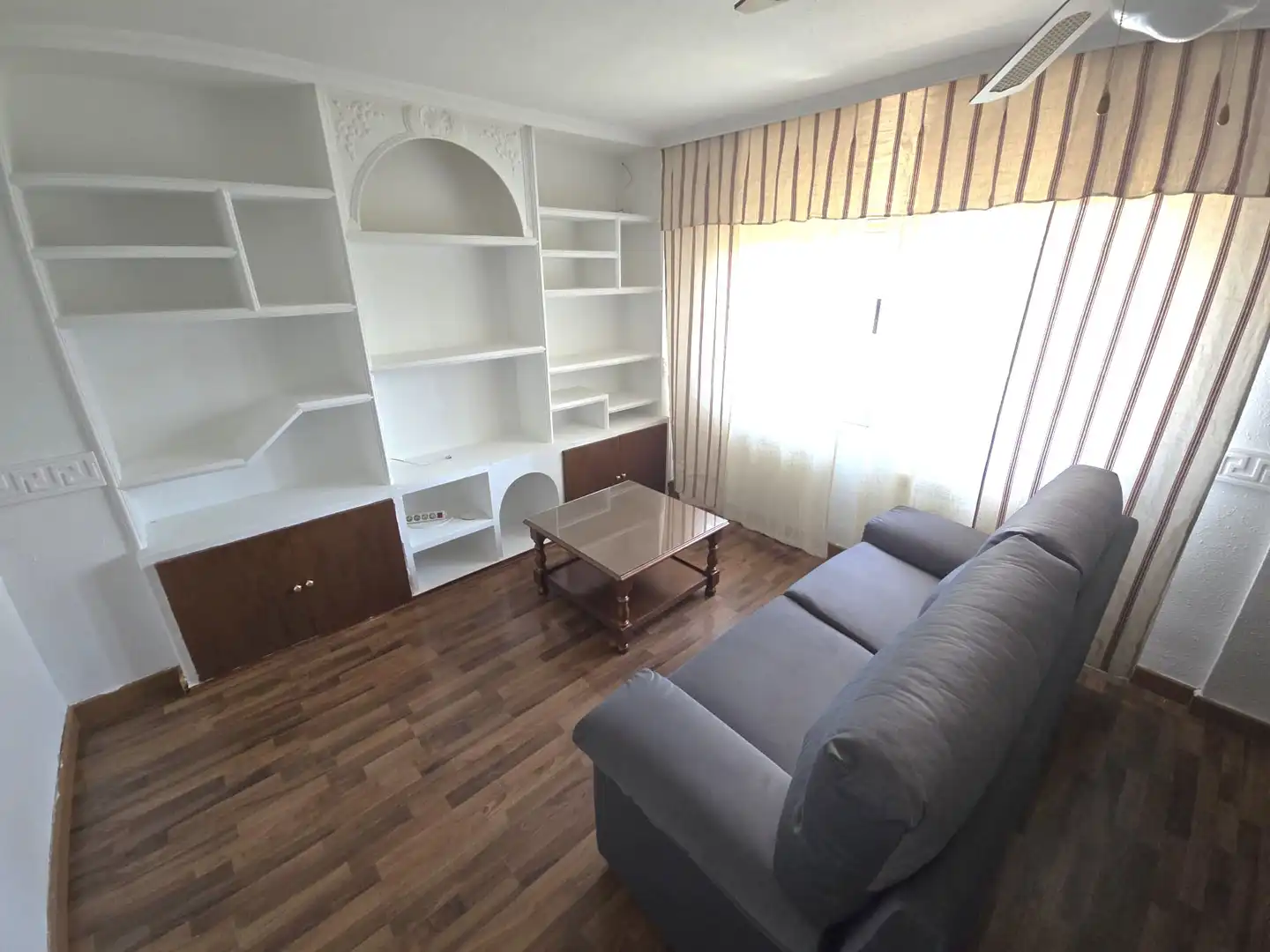 Wohnzimmer von Wohnung zur Miete in Cáceres mit Klimaanlage, Heizung und Möbliert
