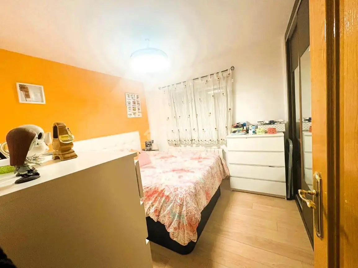 Wohnung zum Verkauf in Sur - PAU 4