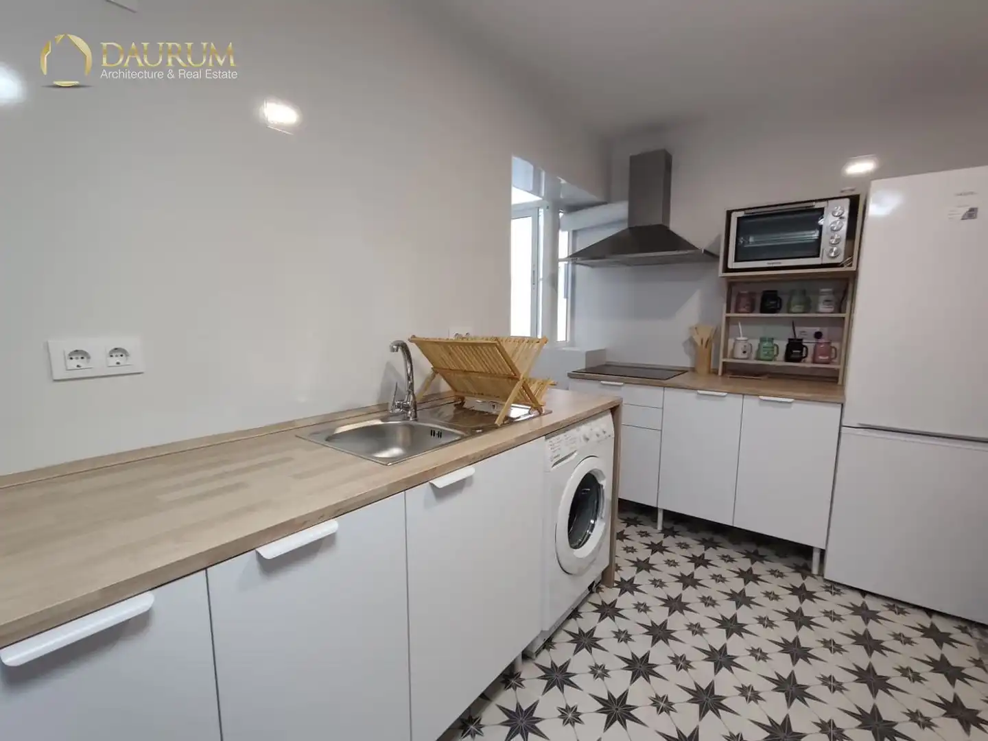 Kitchen of Flat for sale in Sevilla  with Air Conditioner and Furnished