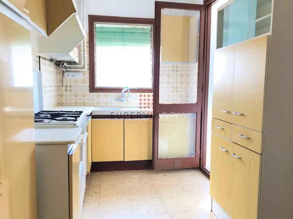 Kitchen of Flat for sale in Avinyó  with Heating