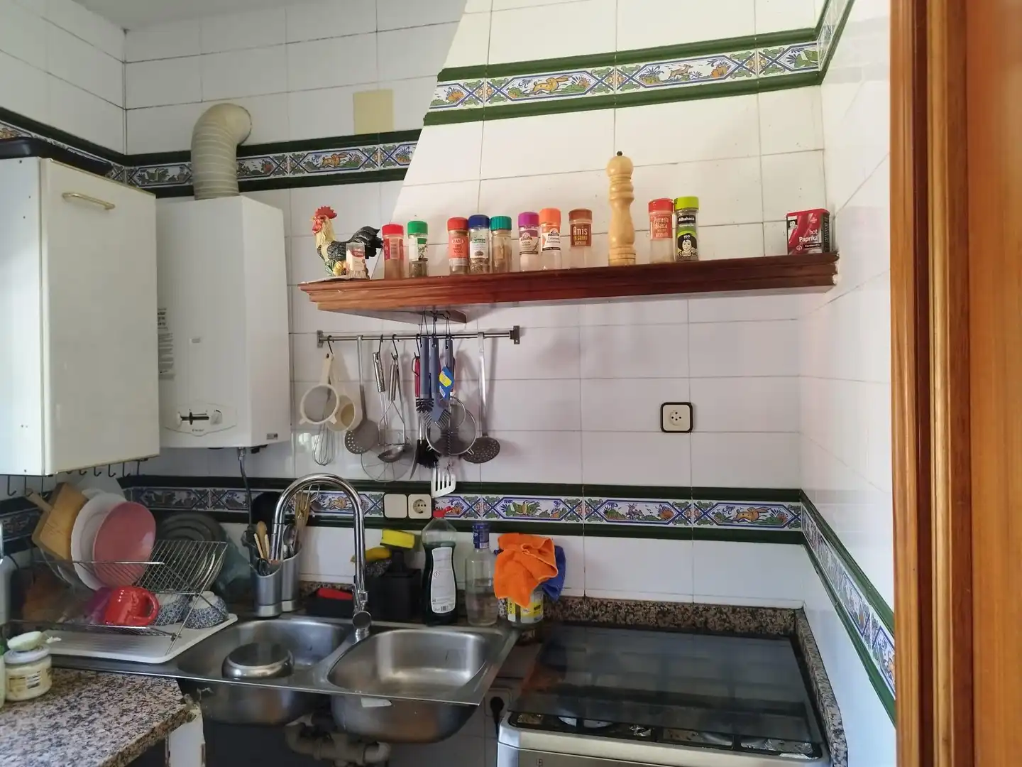 Cuina de Finca rústica en venda en Almadén de la Plata amb Jardí privat