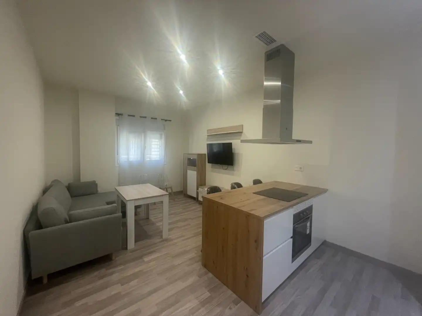 Cocina de Estudio de alquiler en Maracena con Aire acondicionado, Calefacción y Parquet