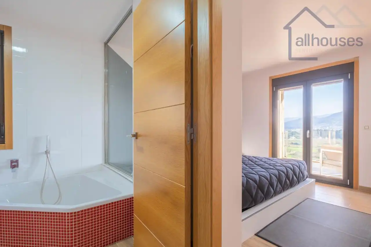 Habitación de Casa o chalet en venta en Tui con Calefacción, Jardín privado y Terraza