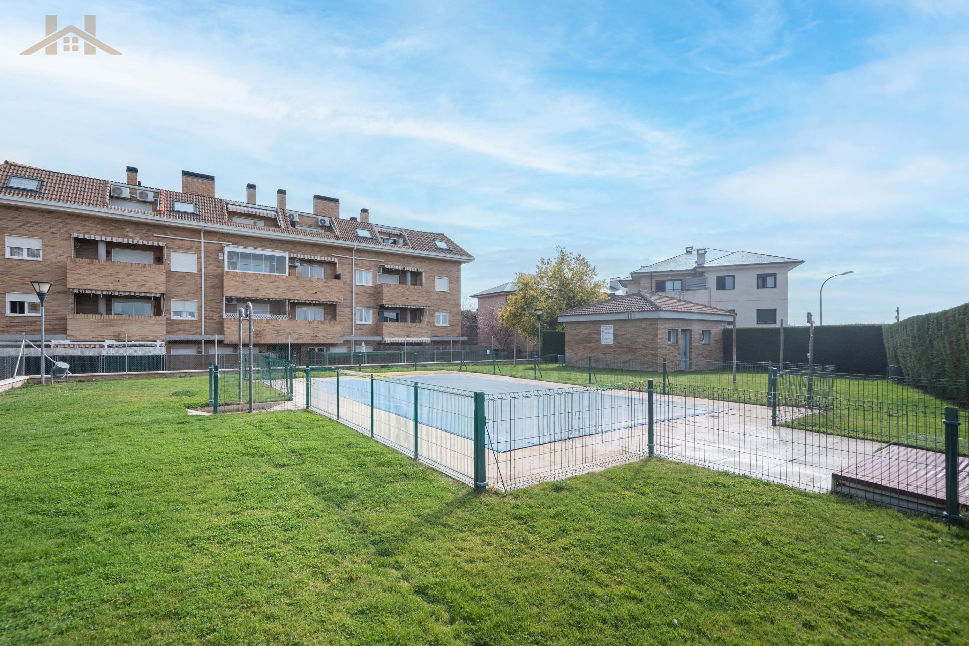 Piscina de Pis en venda en Collado Villalba amb Calefacció, Terrassa i Piscina comunitària