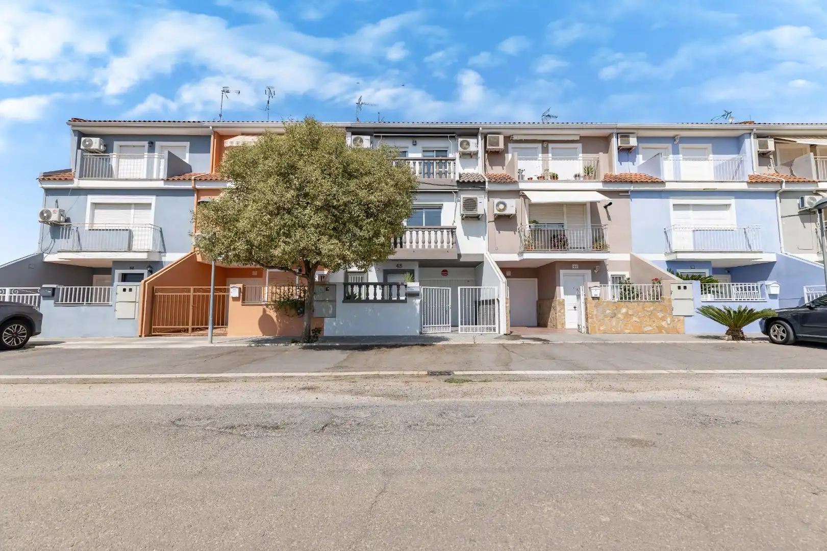 Vista exterior de Casa adosada en venta en Benimuslem con Aire acondicionado, Calefacción y Parquet