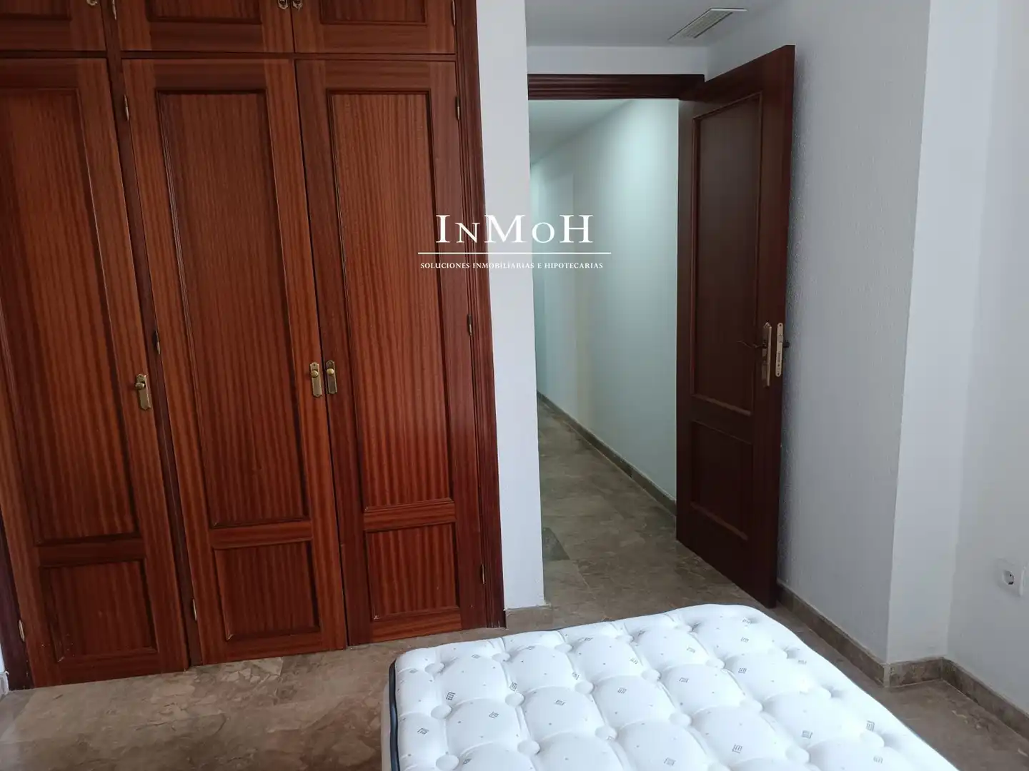 Wohnung zum Verkauf in San Fernando mit Heizung, Terrasse und Balkon