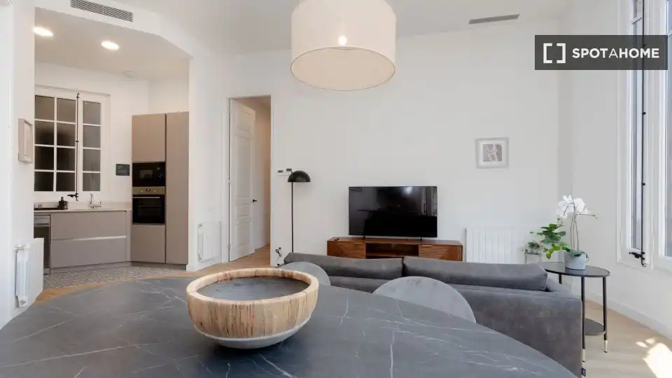 Flat with terrace to rent in Eixample, imagen 3