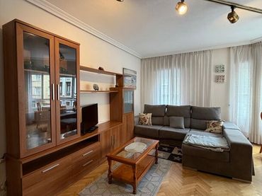 Flat with lift to rent in Calle Marqués de Casa Valdés