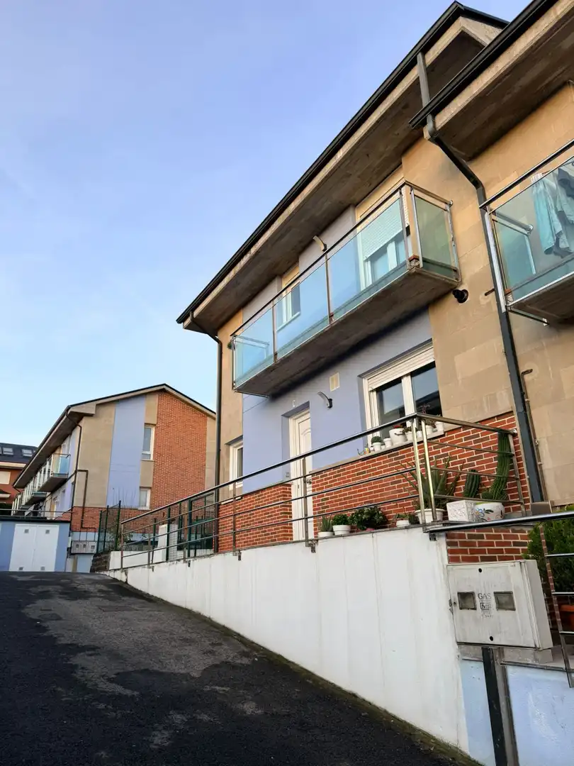 Terrasse von Einfamilien-Reihenhaus zum Verkauf in Camargo mit Heizung und Terrasse