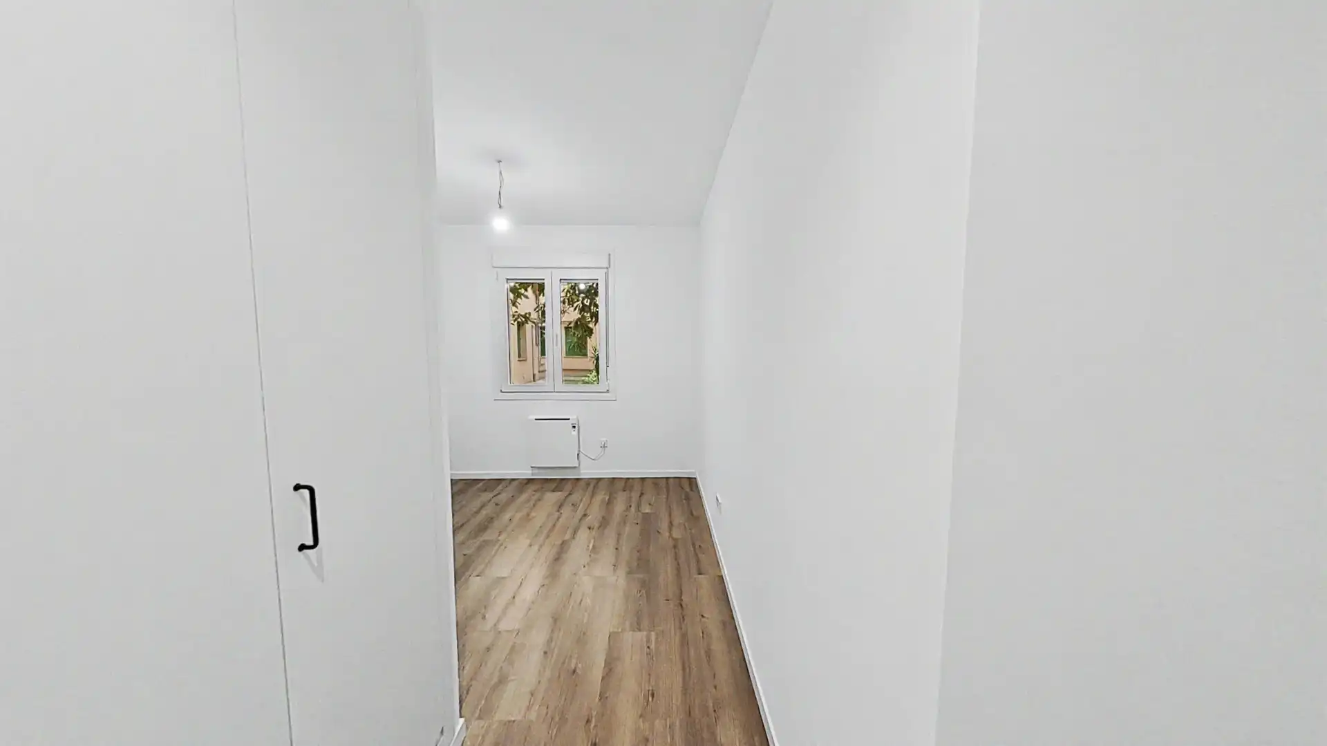 Bedroom of Flat for rent in Madrid  with Oven and Washing machine