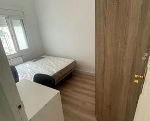 Dormitori de Apartament per a compartir en  Barcelona Capital amb Moblat, Forn i Rentadora