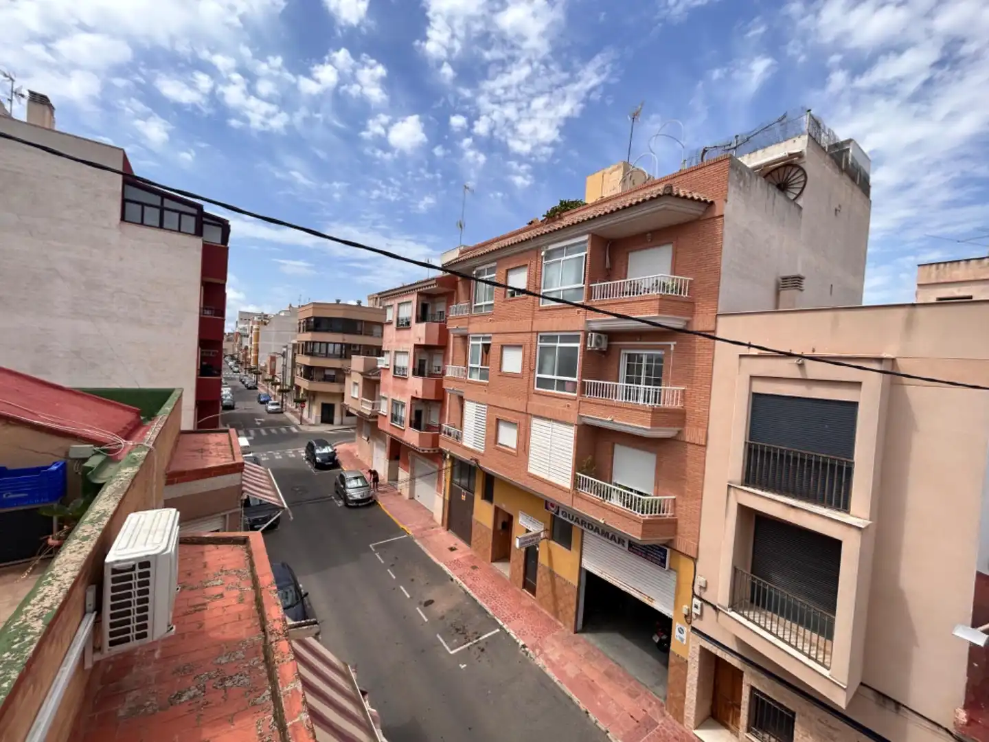 Vista exterior de Casa o chalet en venta en Guardamar del Segura con Aire acondicionado, Jardín privado y Amueblado
