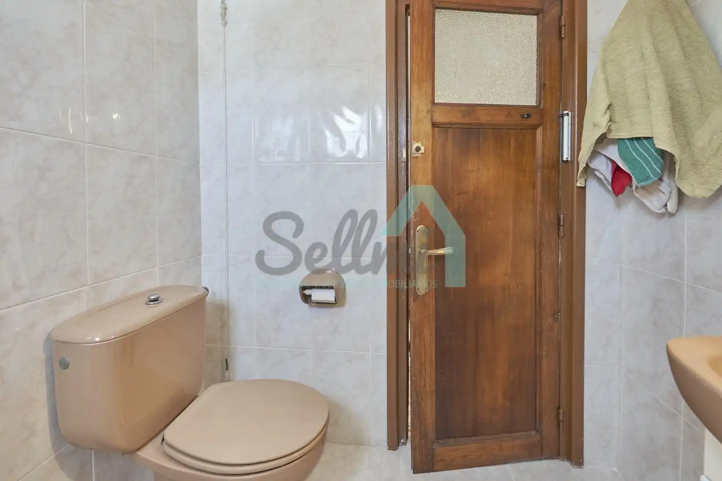 Bathroom of Flat for rent in Gijón   with Furnished