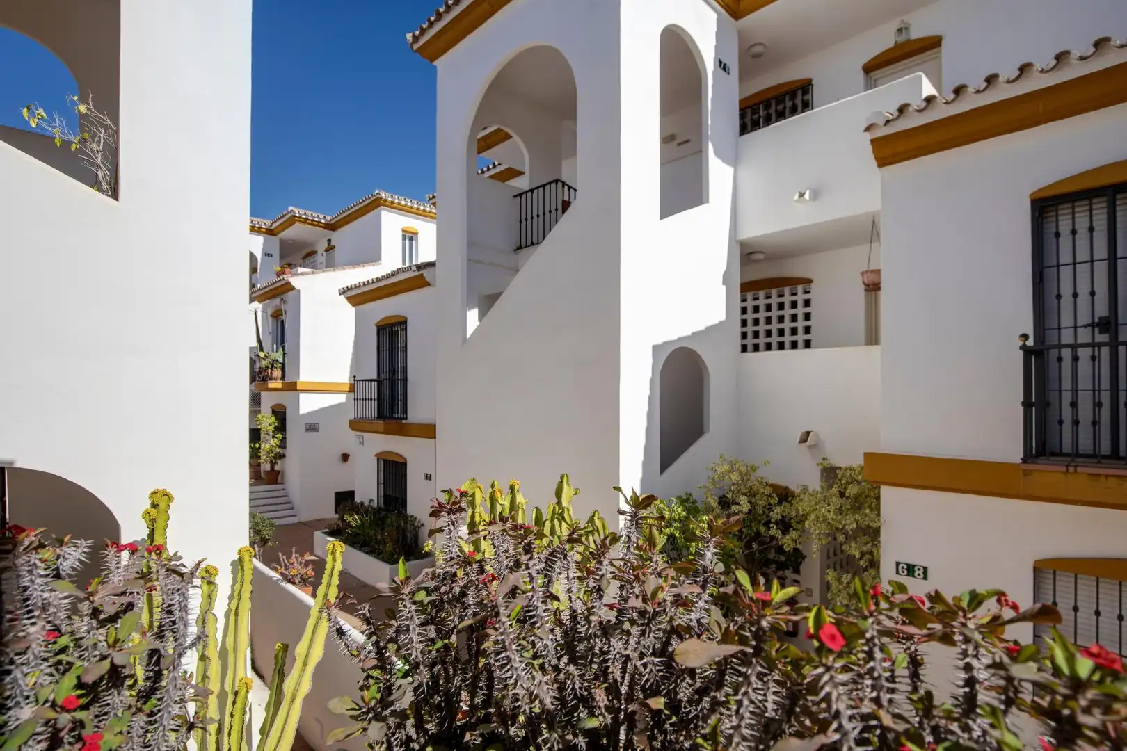 Vista exterior de Apartamento en venta en Marbella con Aire acondicionado, Jardín privado y Terraza