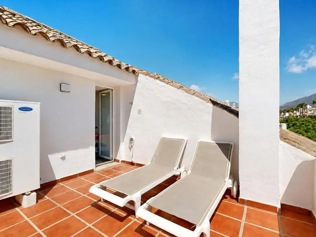 Terrassa de Casa o xalet en venda en Marbella amb Aire condicionat, Calefacció i Jardí privat