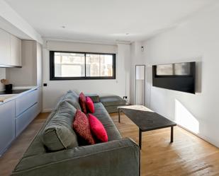 Living room of Flat to rent in  Barcelona Capital  with Air Conditioner, Heating and Parquet flooring