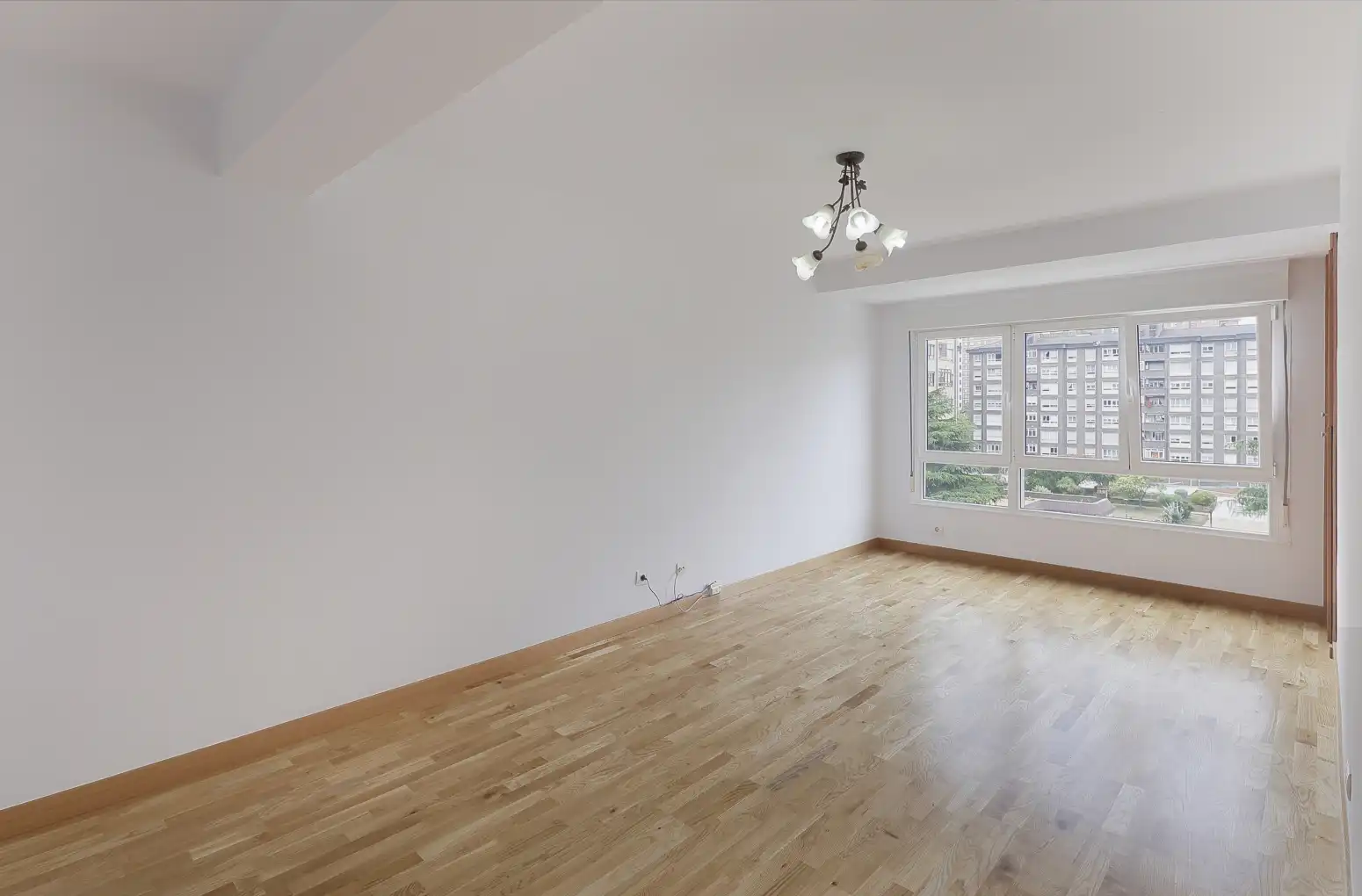 Habitación de Piso en venta en Gijón  con Calefacción y Parquet