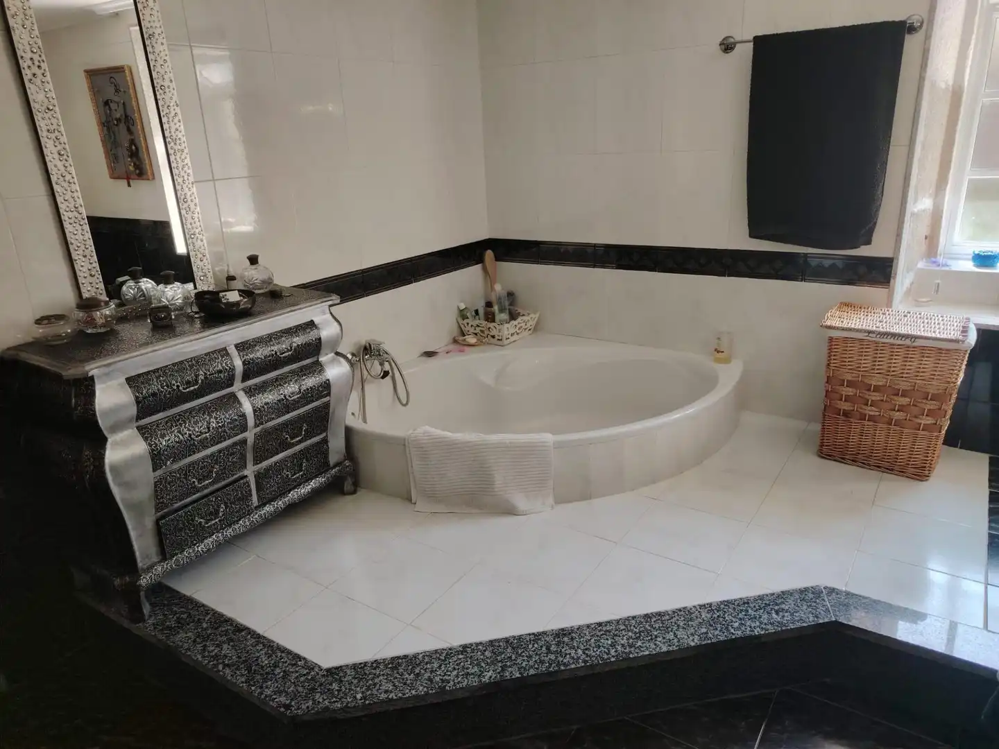 Bany de Casa o xalet en venda en O Rosal   amb Terrassa, Piscina i Balcó