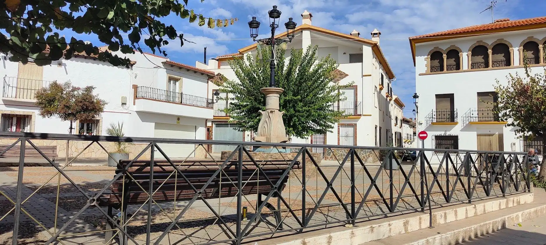Vista exterior de Casa o xalet en venda en Jérez del Marquesado amb Terrassa, Traster i Moblat
