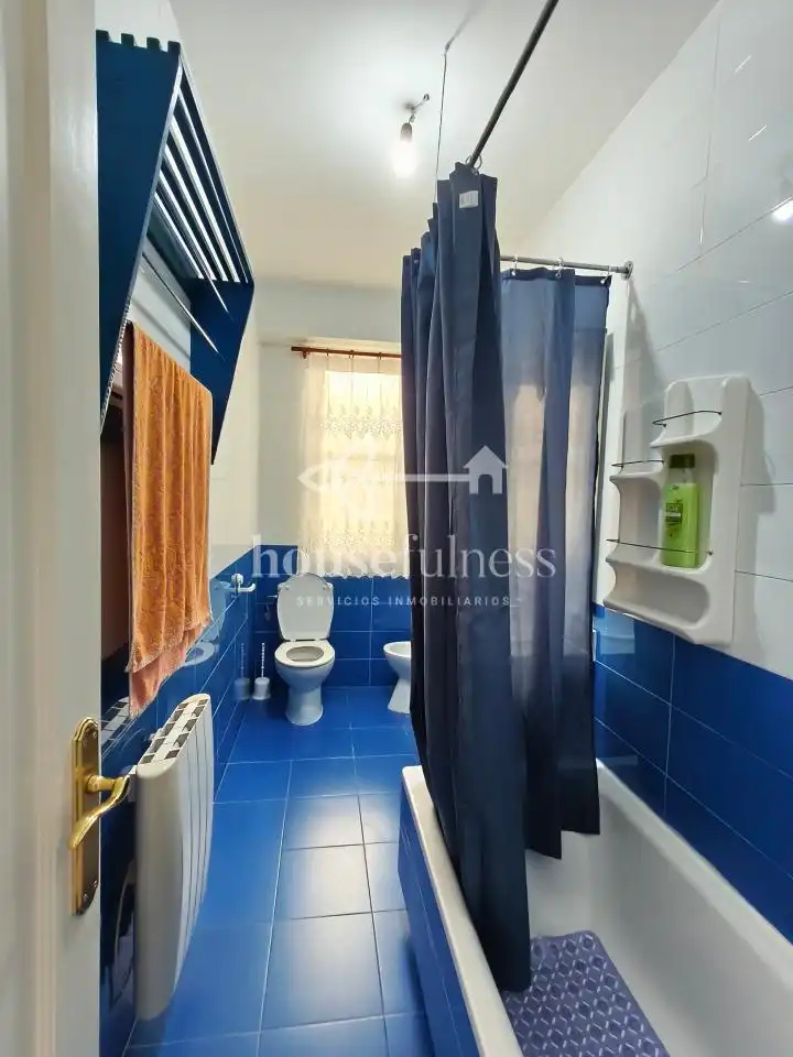 Baño de Piso en venta en Ferrol con Calefacción y Amueblado