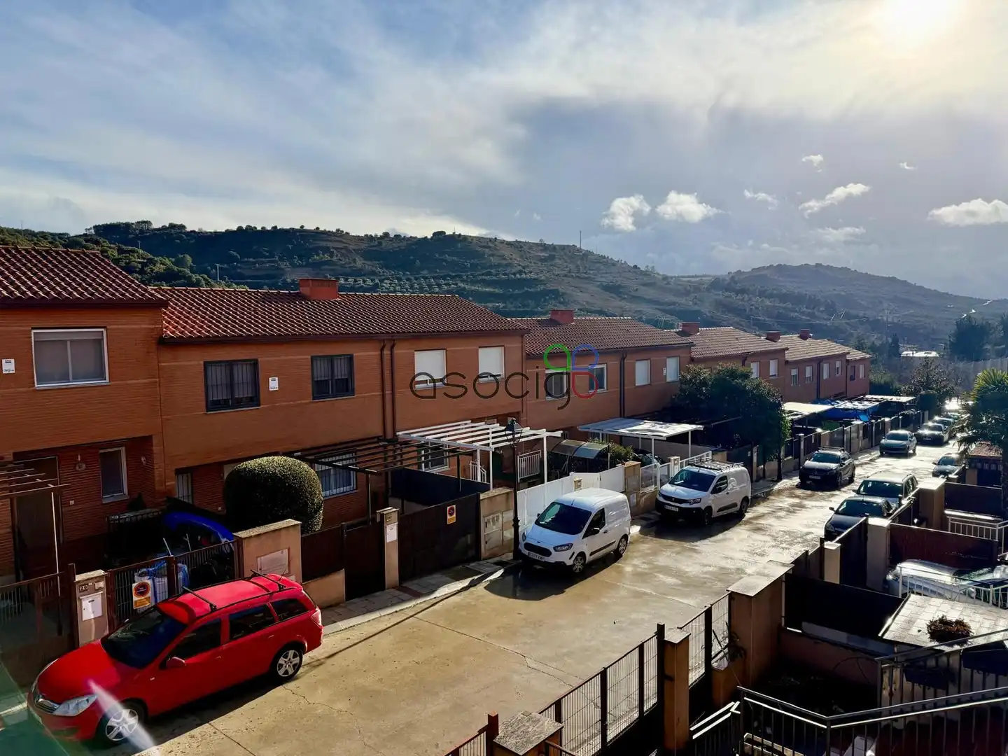 Vista exterior de Casa adosada en venta en Chiloeches con Calefacción y Jardín privado