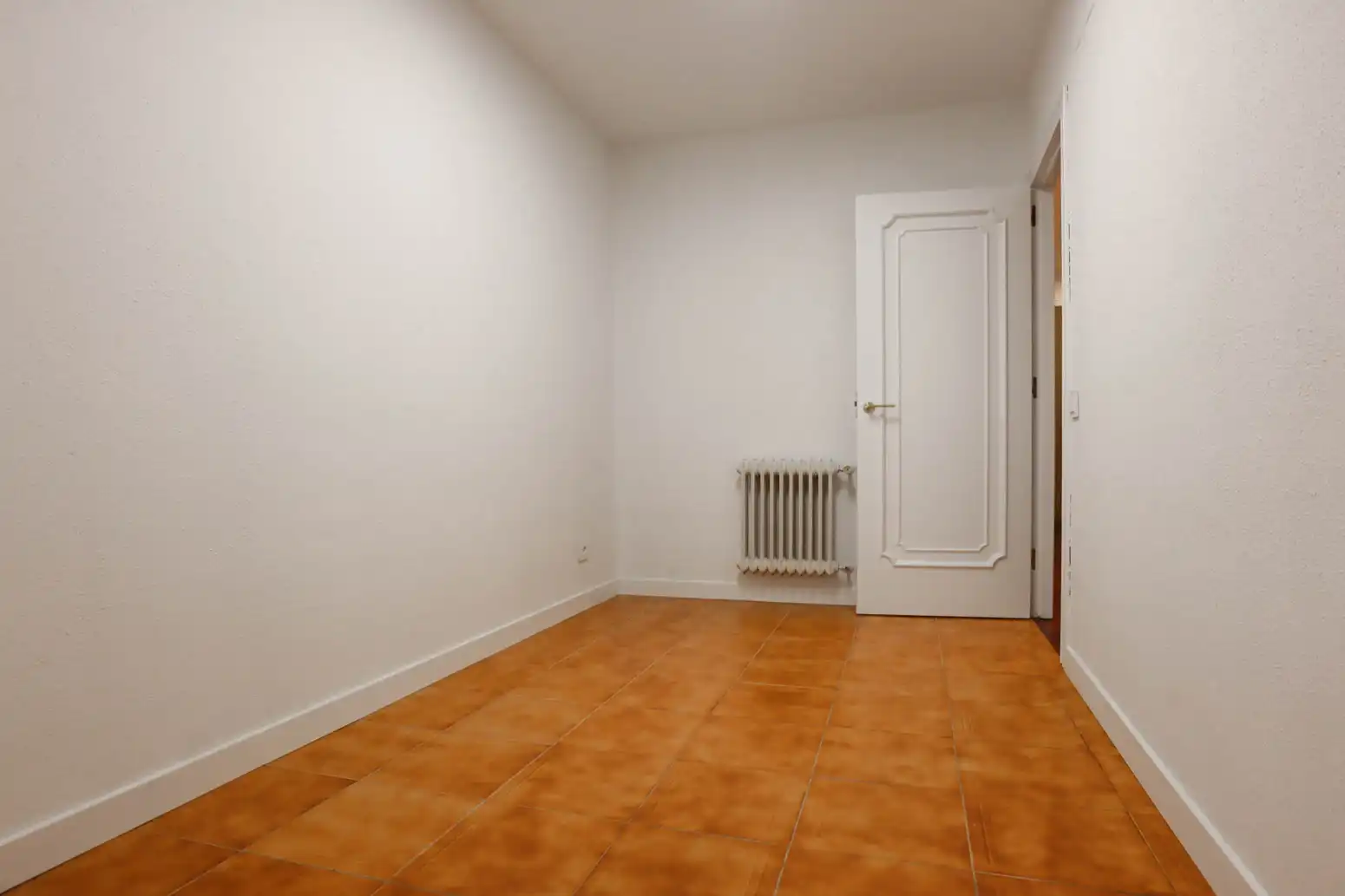 Wohnung zur Miete in Oviedo  mit Heizung und Parkett