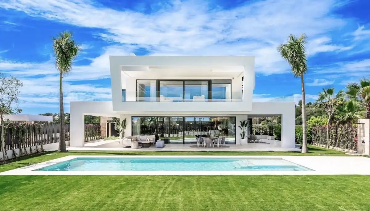 Chalet con piscina en venta en Milla de Oro