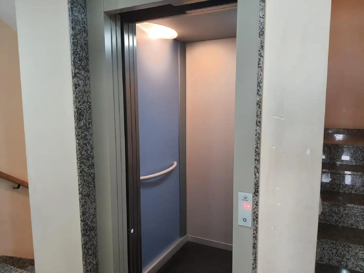 Flat for sale in Berja
