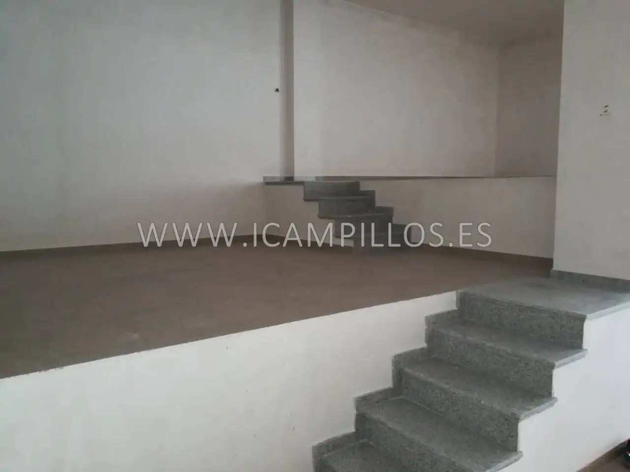 Local comercial en venda a Baena, imagen 4