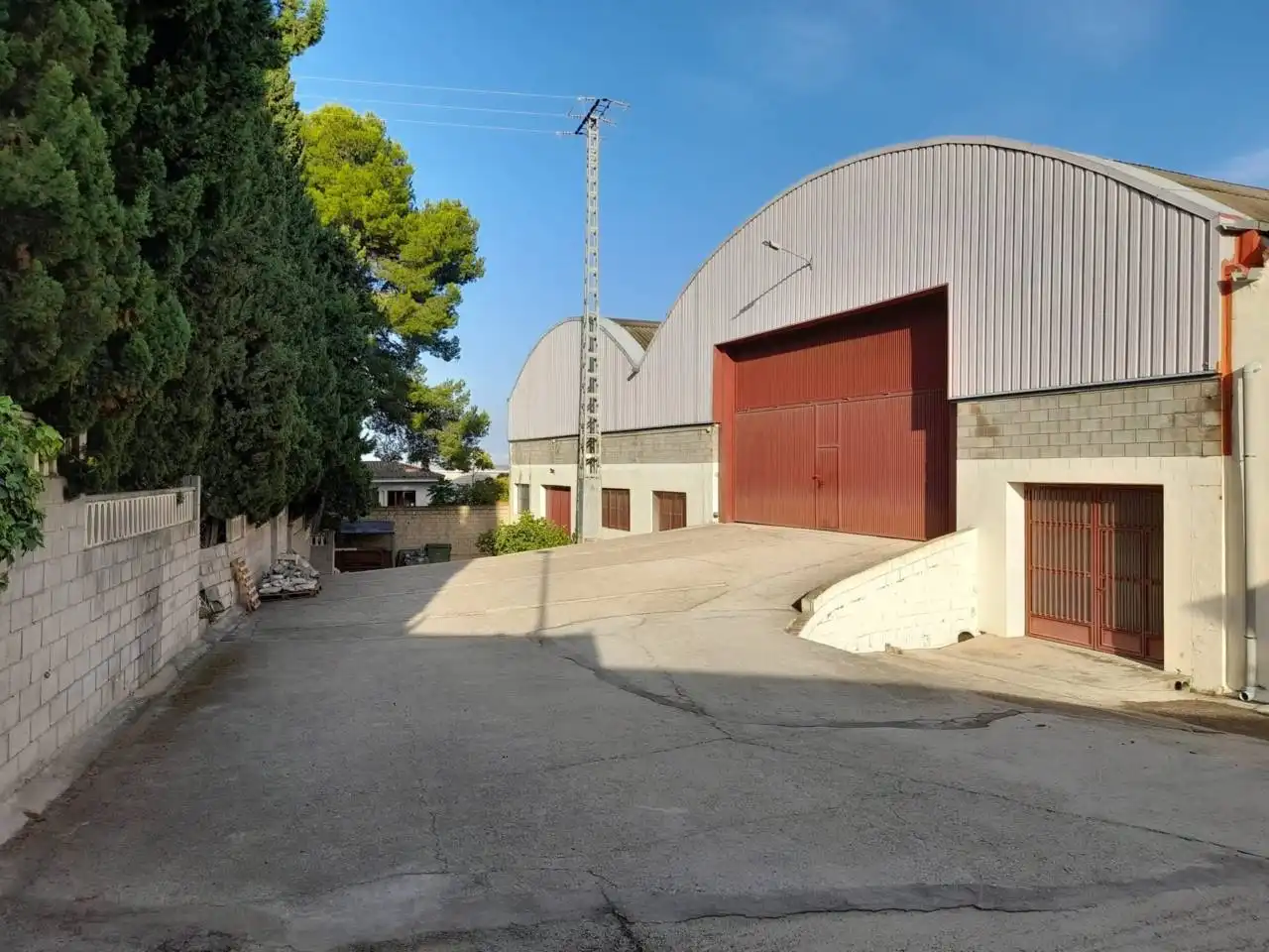 Vista exterior de Nau industrial de lloguer en Biar, Alicante