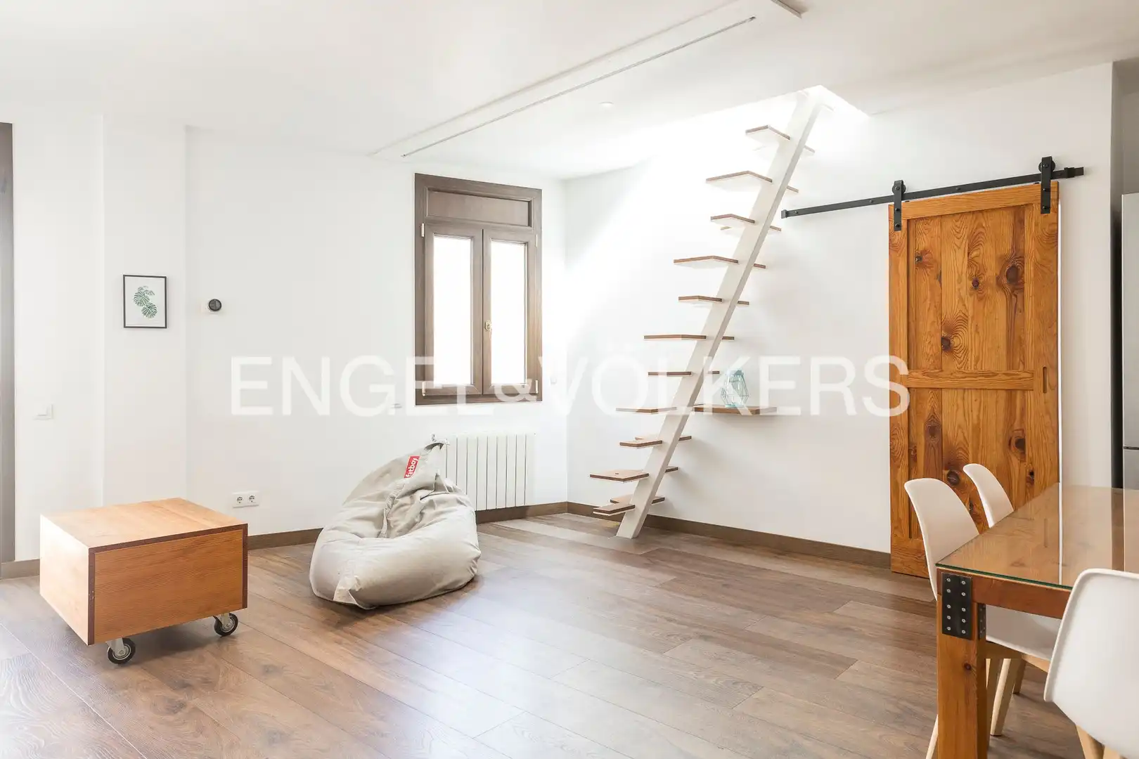 Sala de estar de Piso en venta en Barcelona con Calefacción, Jardín privado y Parquet