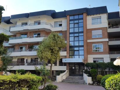 Exterior view of Flat to rent in Las Rozas de Madrid  with Terrace and Swimming Pool