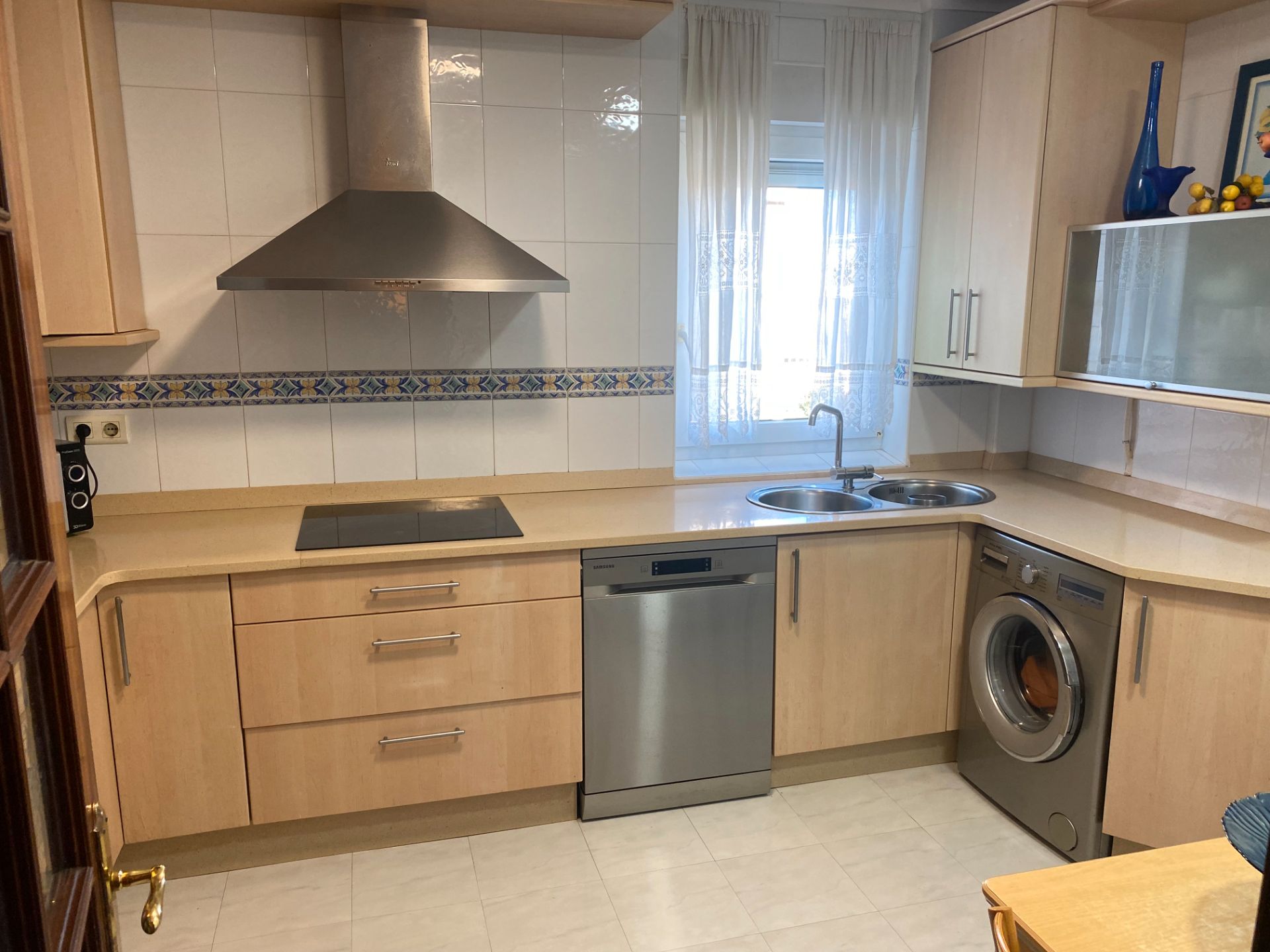 Cocina de Piso en venta en Santander con Calefacción, Jardín privado y Parquet